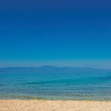 Prázdninový dům 2 Bedroom Awesome In Vantacici