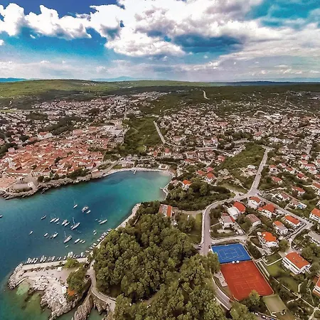 Prázdninový dům 2 Bedroom Awesome In *