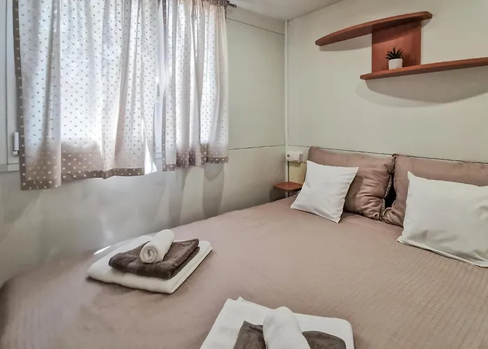 2 Bedroom Awesome In Casa vacanze