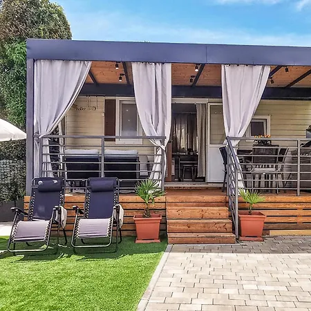 2 Bedroom In * Vantacici